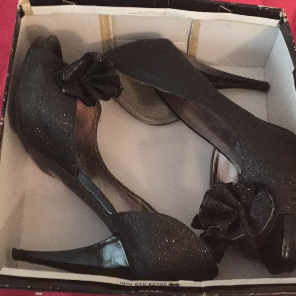 Peep toe stiletto